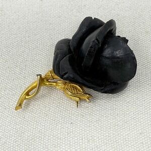 Nettie‎ Rosenstein Black Rose Brooch Gold Tone Metal Flower Lapel Pin